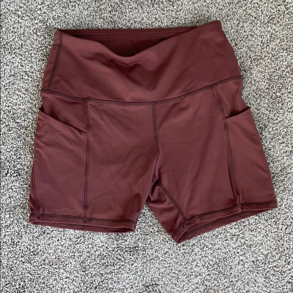 Maroon/brown bike shorts
